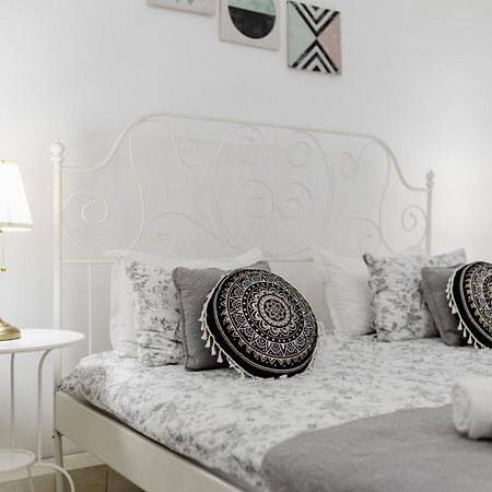 La Maison Blanche Hotel อัลบายูเลีย ภายนอก รูปภาพ