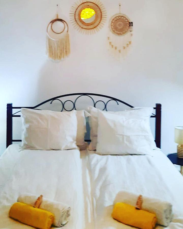 La Maison Blanche Hotel อัลบายูเลีย ภายนอก รูปภาพ